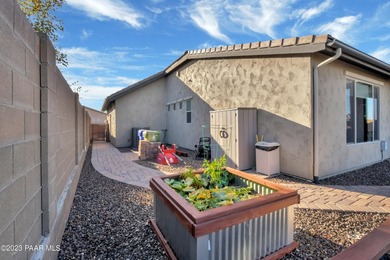This freshly painted, immaculate home has been so well cared for - photo 38