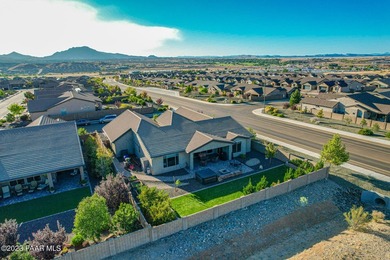 This freshly painted, immaculate home has been so well cared for - photo 44