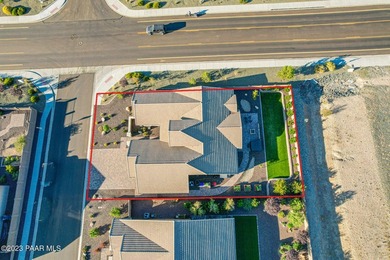 This freshly painted, immaculate home has been so well cared for - photo 46