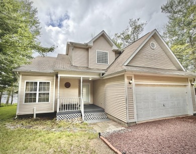 Lake Home For Sale in Tobyhanna, Pennsylvania