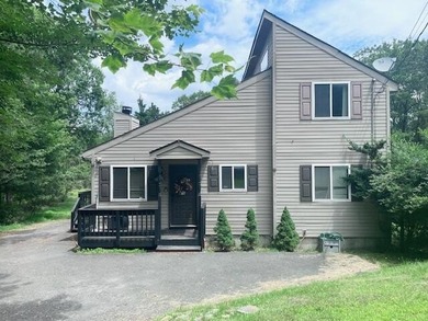 Pinetree Lake Home For Sale in Long Pond Pennsylvania