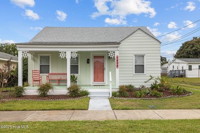 BEST PRICE EVER!!!! NOW JUST $699,500!!! RARELY AVAILABLE!! Cute - photo 1