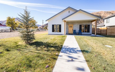 Big Wood River Home Sale Pending in Hailey Idaho