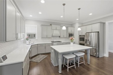 Tucked away within one of Milton's most prestigious gated - photo 31