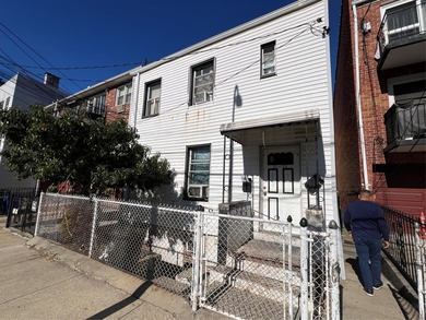 East River Townhome/Townhouse For Sale in Long Island City New York