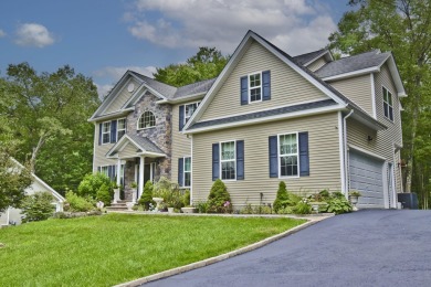 Lake Home For Sale in East Stroudsburg, Pennsylvania