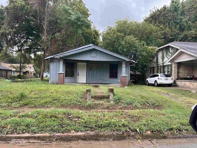 Arkansas River Home For Sale in North Little Rock Arkansas