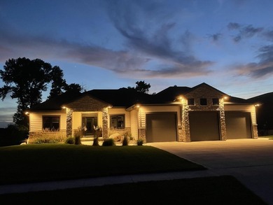 Custom built ranch, total of 3710 sq ft. 1920 sq ft main floor - photo 2