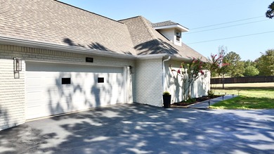 Welcome to your perfect escape! Nestled on 7.56 private acres - photo 31