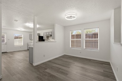 Welcome home to this thoughtfully designed 3 bedroom, 2 bath - photo 8