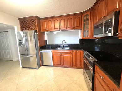 Act fast , a rare find , fully upgraded 2 Bedrooms / 2 Baths - photo 6