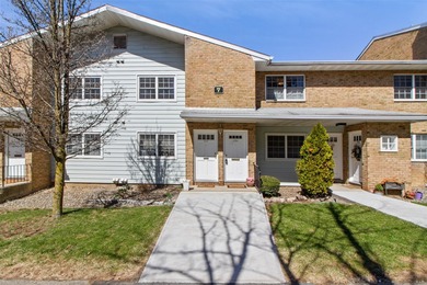 (private lake, pond, coastal) Home Sale Pending in Peekskill New York