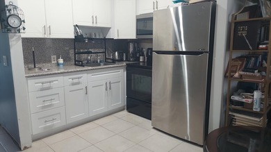 RENOVATED with the WALL DOWN in Kitchen , Gorgeous renovated - photo 4