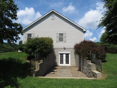 This home is an excellent built home with custom woodwork, large - photo 15