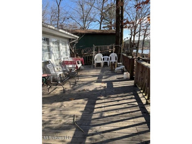 Well maintained home on the lake with pier and boat slip. Home - photo 9