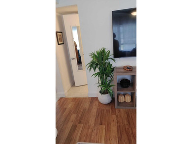 Unique, incomparable 1-bed, 1.5-bath corner unit with flexible - photo 19
