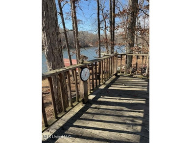 Well maintained home on the lake with pier and boat slip. Home - photo 10