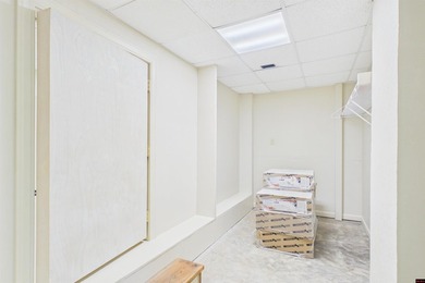 Very cool red iron shop barndominium on 3.5 ac m/l that joins - photo 22