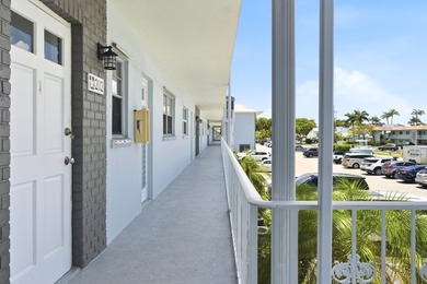 Bring your Boat!!! Docks available!! Waterfront 2-bedroom - photo 2