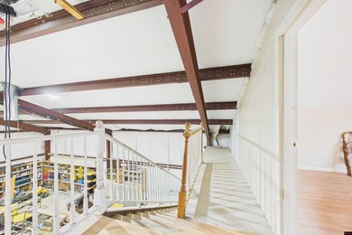 Very cool red iron shop barndominium on 3.5 ac m/l that joins - photo 24