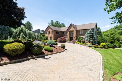 Don't miss this masterfully renovated estate in the desirable - photo 2
