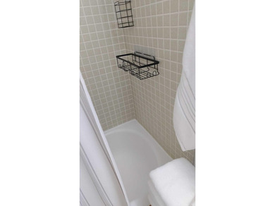 Unique, incomparable 1-bed, 1.5-bath corner unit with flexible - photo 34
