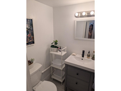 Unique, incomparable 1-bed, 1.5-bath corner unit with flexible - photo 38