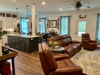 Welcome to coastal living at its best! Historic Beckett - photo 17