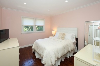 This is the home you've been waiting for. Multilevel home in the - photo 31