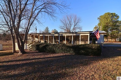 Kentucky Lake Home For Sale in Murray Kentucky