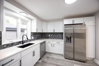 This is a 10/10! Beautifully transformed spacious ranch in the - photo 21