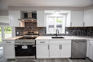 This is a 10/10! Beautifully transformed spacious ranch in the - photo 25
