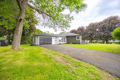 This is a 10/10! Beautifully transformed spacious ranch in the - photo 47