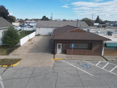 Commercial office available! This office space is ideally - photo 3