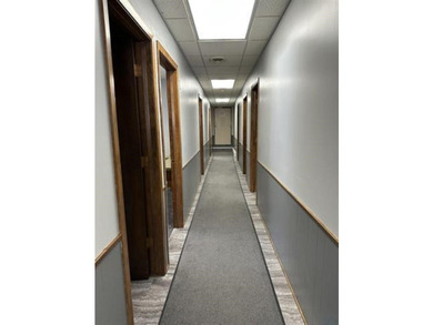 Commercial office available! This office space is ideally - photo 7