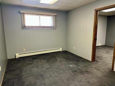 Commercial office available! This office space is ideally - photo 8