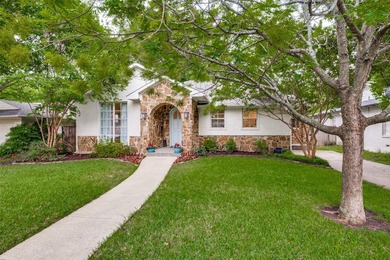 Completely updated and expanded in the highly sought-after - photo 2