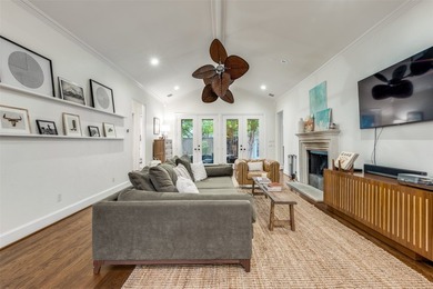 Completely updated and expanded in the highly sought-after - photo 8