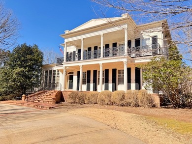 Stunning custom-built home at The Farm Golf Community. A William - photo 3