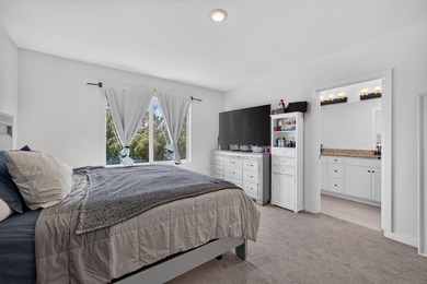 Built in 2023, this beautifully maintained 3-bedroom, 2 - photo 19
