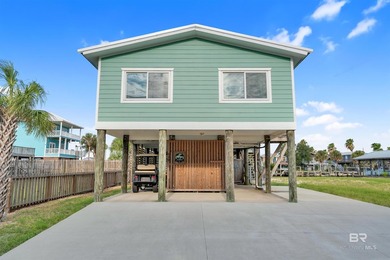 Just in time for Summer, this ADORABLE WATERFRONT COTTAGE ON - photo 38