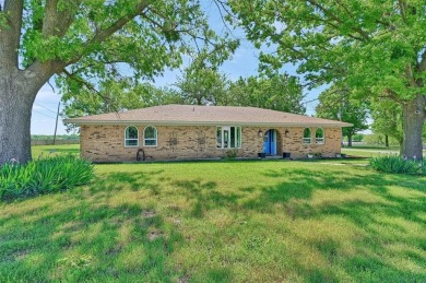 Lake Home For Sale in Gainesville, Texas
