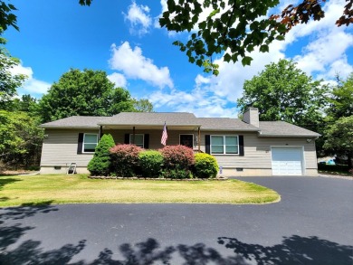 Lake Home Sale Pending in Albrightsville, Pennsylvania