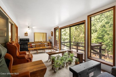 PRIVATE SANCTUARY CLOSE TO TOWN. Imagine living in a beautiful - photo 11