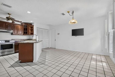 Welcome to this charming 3-bedroom, 2.5-bathroom townhouse - photo 13