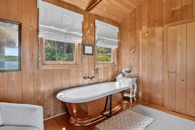 An iconic retreat in Chilmark, this totally renovated beach - photo 16