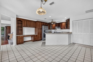 Welcome to this charming 3-bedroom, 2.5-bathroom townhouse - photo 17