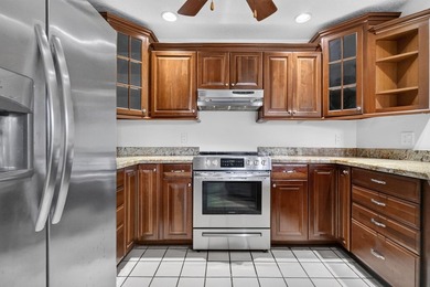 Welcome to this charming 3-bedroom, 2.5-bathroom townhouse - photo 19