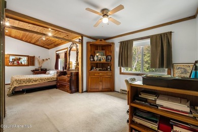 PRIVATE SANCTUARY CLOSE TO TOWN. Imagine living in a beautiful - photo 21