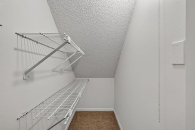 Welcome to this charming 3-bedroom, 2.5-bathroom townhouse - photo 25